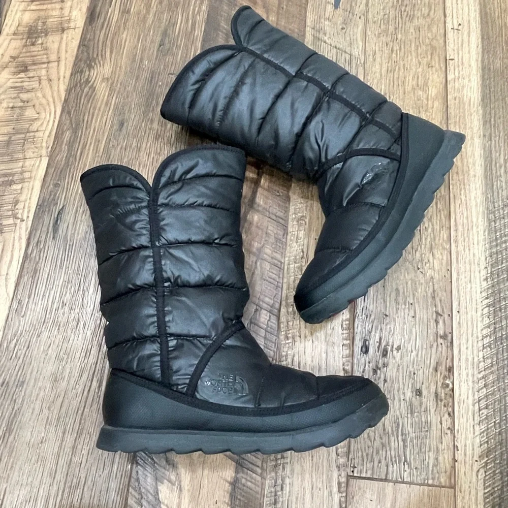 NEW The North Face Amore II boot Wm 7